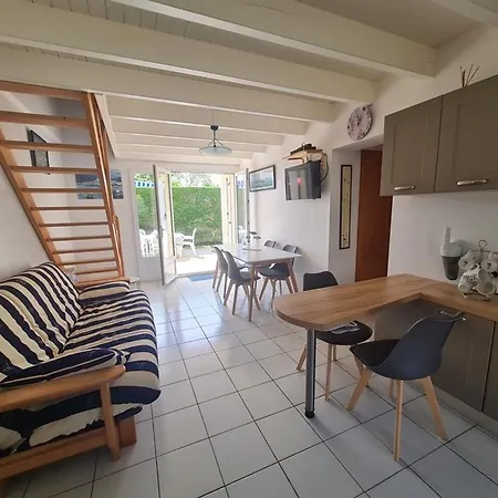 Maison Avec Piscine, Proche Et Commerces, 6 Pers - - Fr-1-777-36 *