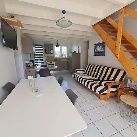 Maison Avec Piscine, Proche Et Commerces, 6 Pers - - Fr-1-777-36 Holiday home